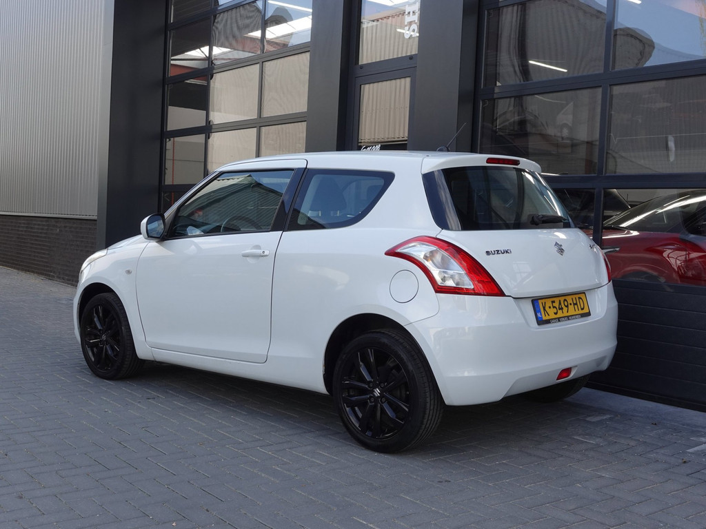 Toyota Yaris 1.0 VVT-i Aspiration (Airco,Achteruitrijcamera,Trekhaak) 53896454-12.jpg | Garage Verburg