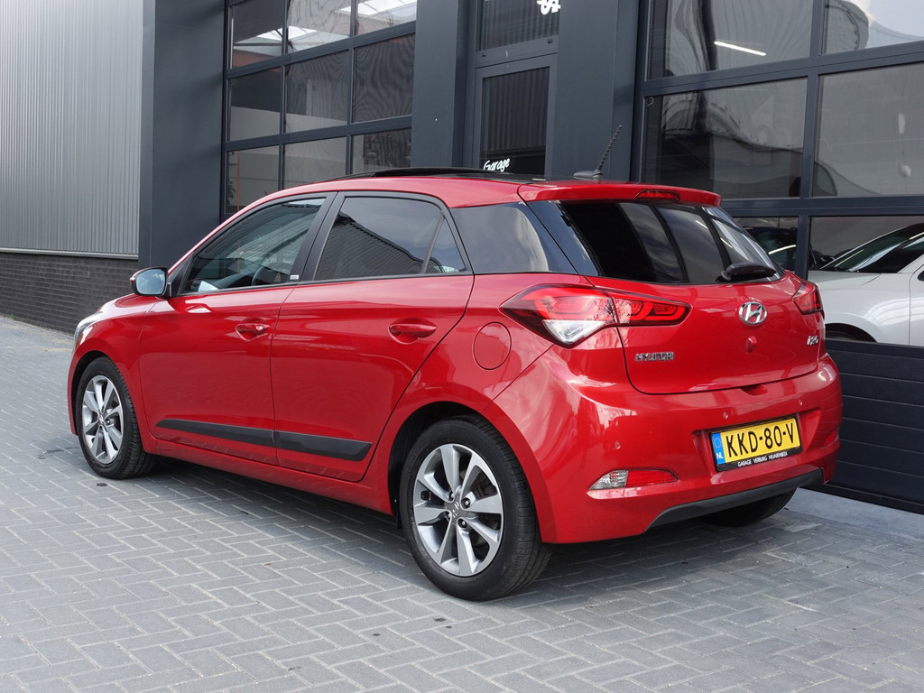 Toyota iQ 1.0 VVTi Executive (Navigatie,Keyless entry,Climatecontrol,Lm velgen,Spiegels elek.inklapbaar) 52262037-12.jpg | Garage Verburg