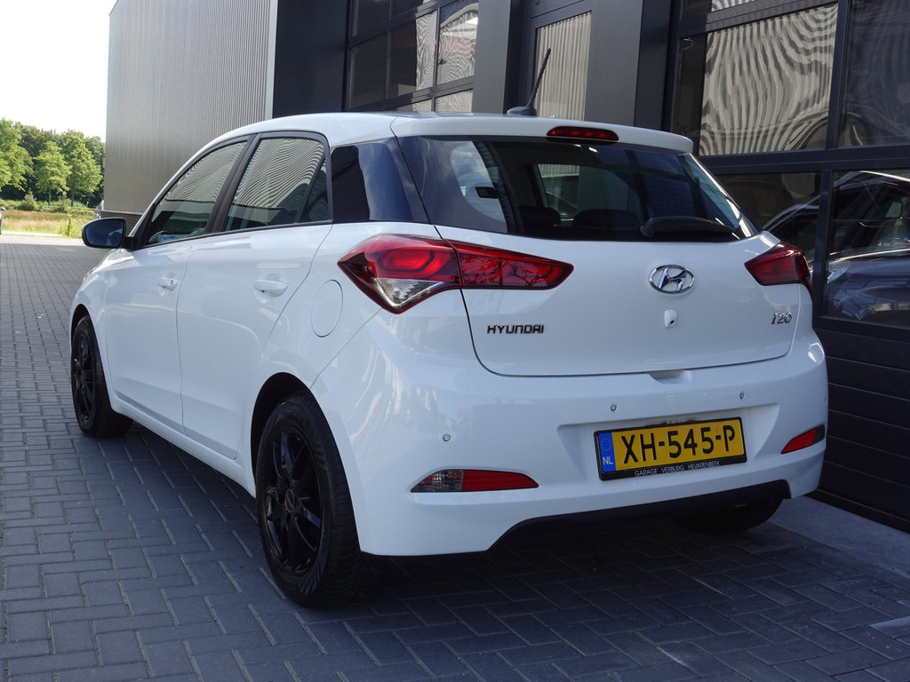 Toyota Yaris 1.5 Hybrid (Navi,Camera,Cruise,Stoelverwarming,Lm velgen) 54551399-15.jpg | Garage Verburg