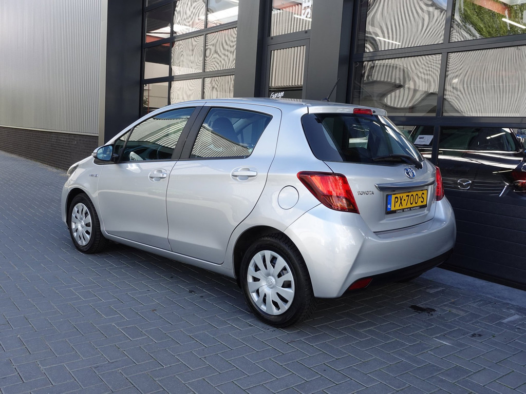 Toyota iQ 1.0 VVTi Executive (Navigatie,Keyless entry,Climatecontrol,Lm velgen,Spiegels elek.inklapbaar) 52262037-12.jpg | Garage Verburg